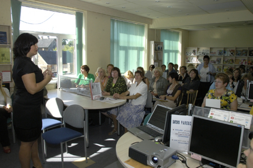 Naudas plānošanas centra vadītāja Signe Bierande pirmo reizi uzstājas bibliotekāru auditorijā.
Autors: Ivars Bogdanovs