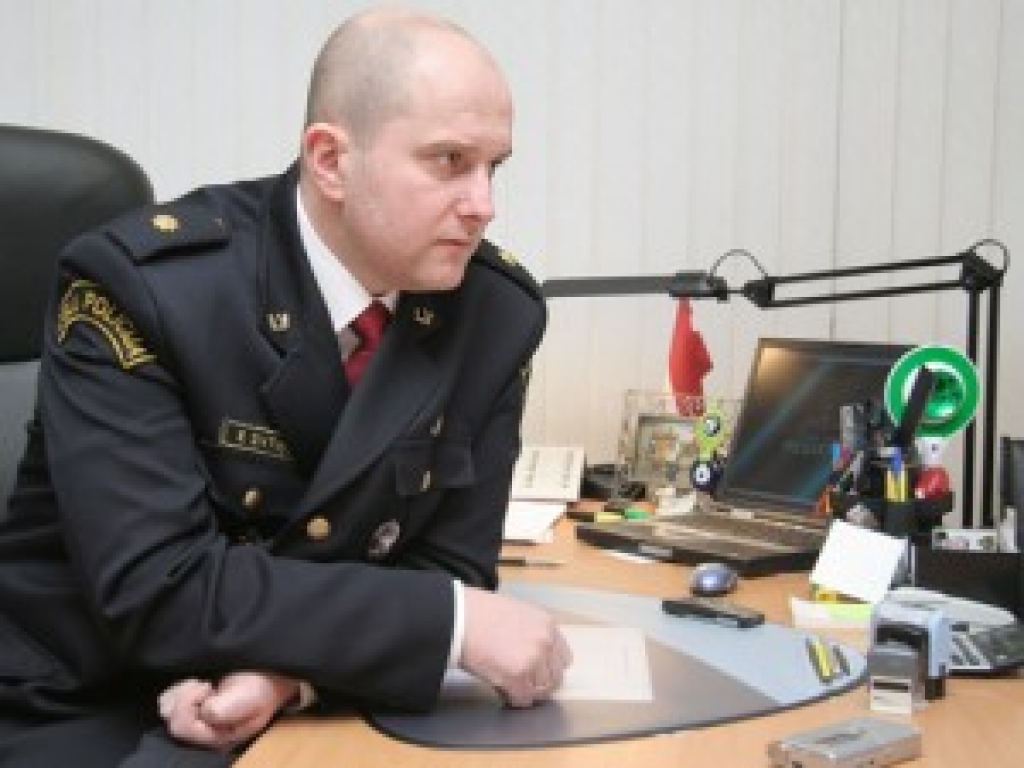 Līdzšinējais Valsts policijas (VP) Satiksmes uzraudzības biroja priekšnieks Edmunds Zivtiņš rotācijas kārtībā no 1.septembra strādās par VP Prevencijas pārvaldes priekšnieku.
Autors: no www.apollo.lv