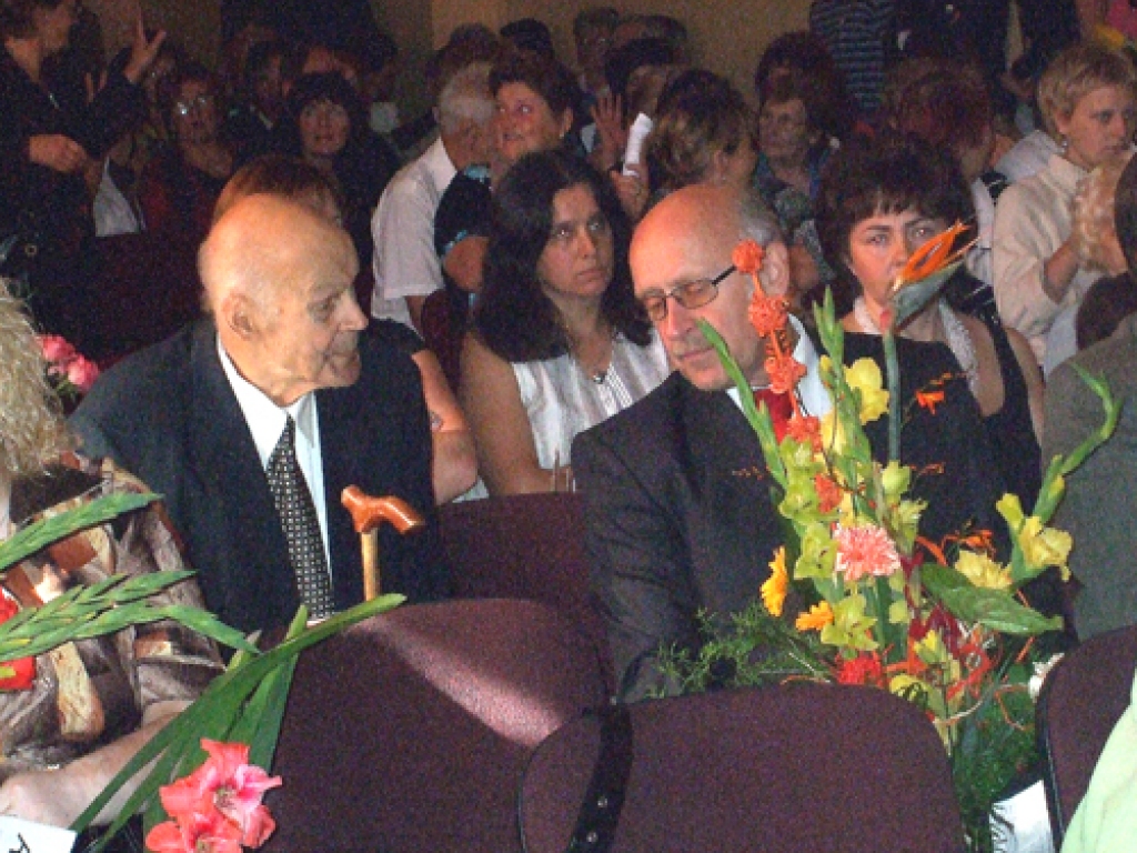 Vecumnieku novada Skaistkalnes vidusskolas 150. jubilejas pēcpusdienā 12. septembrī bija daudz ciemiņu, arī kādreizējais direktors Pēteris Zundāns. Izglītības iestādi viņš sāka vadīt pagājušā gadsimta piecdesmitajos gados. Jānis Kalniņš –...