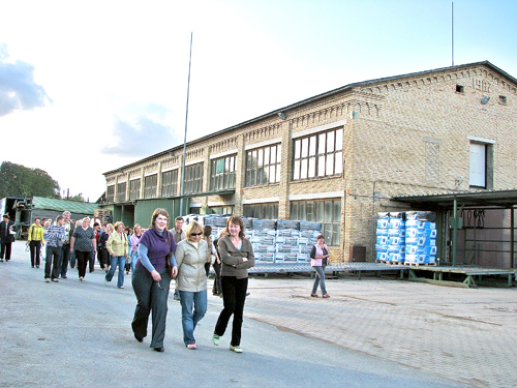 SIA «Florabalt» ražotni Vallē iepazīst Vecumnieku novada ļaudis.