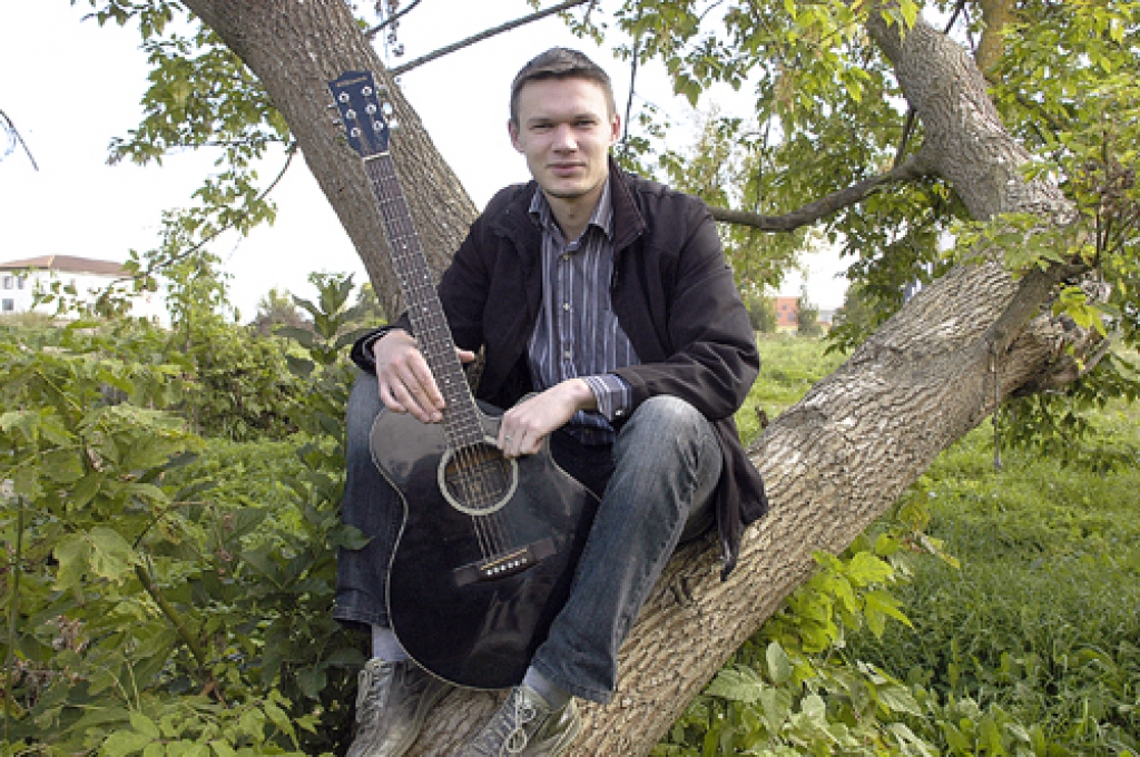 Ģitāru strinkšķināt baušķenieks Gatis Zotovs sāka 15 gadu vecumā, tad daži neticēja, ka no tā kas nopietns sanāks.