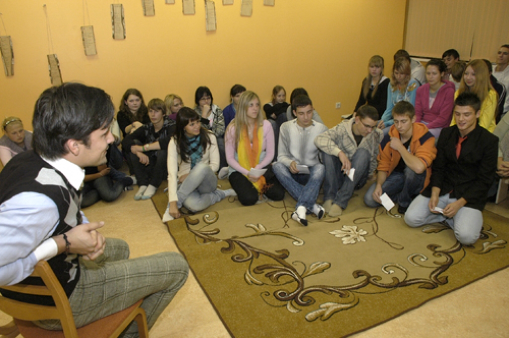 Tikšanās ar aktieri Andri Buli Rundāles novada sarīkojumu zālē 16. oktobrī iestiepās līdz tumsai. 
Autors: Ivars Bogdanovs