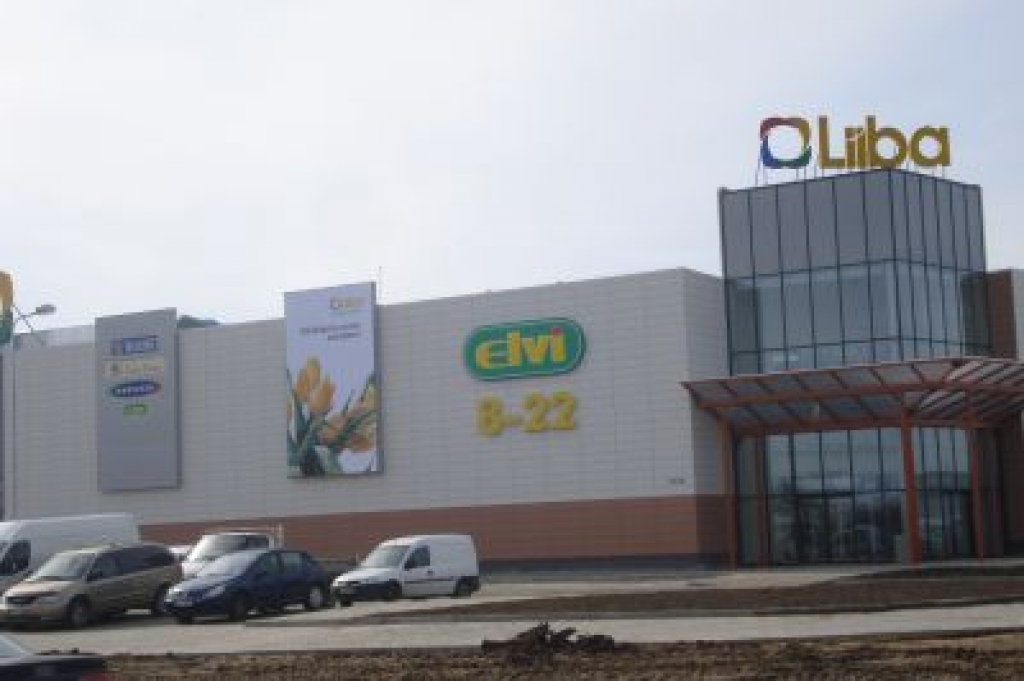 Mājas saldējums, vafeles, Latvijā audzēti dārzeņi, vietējie marinējumi un skābējumi, kā arī adījumi, keramika, metāla darinājumi, lina izstrādājumi, gultas veļa, rotaļlietas un daudz citu vietējo meistaru darinājumu - tā ir tikai neliela daļa no bagātīgā klāsta, kas pircējiem būs pieejama Raganu tirgū.
Autors: www.jr.lv