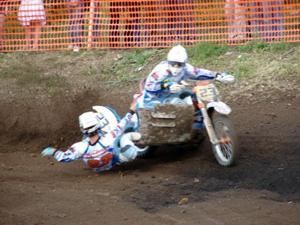 Dažās trasēs izdodas veikt elpu aizraujošus lēcienus, īpaši lieli tramplīni bija Igaunijas trasē. 
Autors: No albuma.