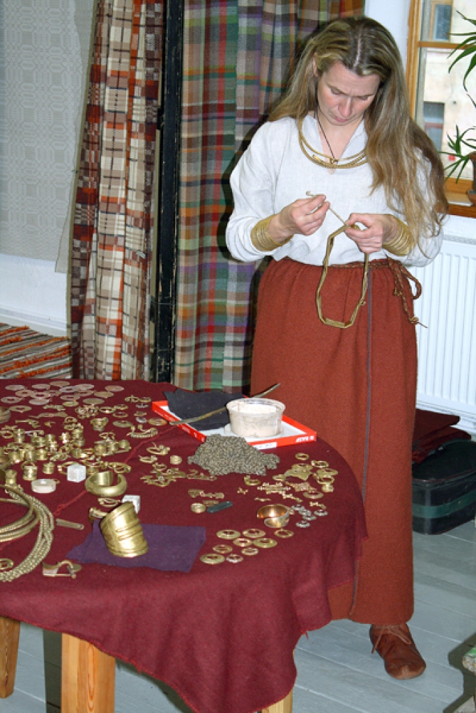 Elīna Kūla-Braže meistardarbnīcā.