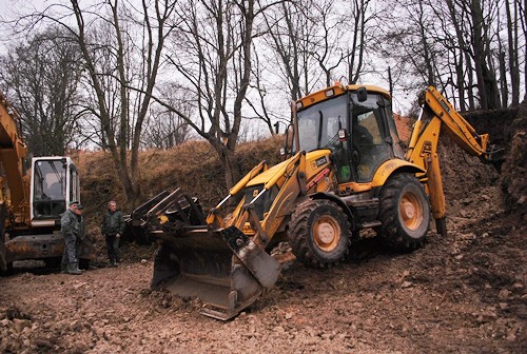 SIA «Arktoss» dolomīta slāni izkaļ ar traktora atskaldāmo āmuru.
Autors: Uldis Varnevičs
