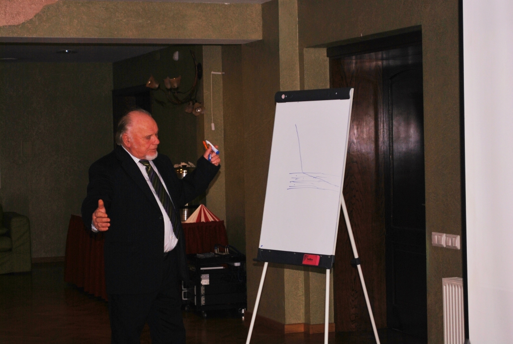 Par ģeoloģijas pētījuma rezultātiem informēja ģeoloģijas zinātņu doktors, Latvijas Zinātņu akadēmijas goda doktors Astrīds Freimanis.
Autors: Uldis Varnevičs