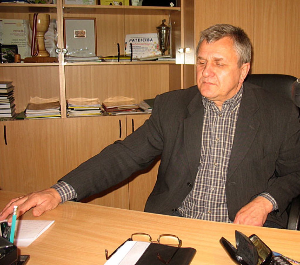 Saulaines profesionālās vidusskolas direktors Jānis Beķeris: «Pieredze mūsu valstī liecina, optimizācijas ir netiešs ceļa norādījums likvidācijas virzienā.»
Autors: Vilnis Auzāns