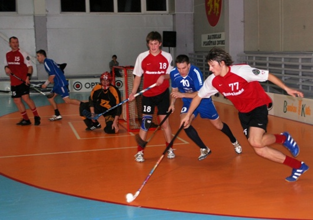 Florbola klubs «Bauska» sestdien, 21. novembrī, uzvarot ar rezultātu 4:3 mājas spēlē  «Ķekavas» florbolistus,  guvuši ļoti svarīgu panākumu, jo pieveikti tuvi konkurenti turnīra tabulā. Divus vārtus guva Rihards Krūmiņš, pa vieniem – Ģirts...
Autors: Uldis Varnevičs