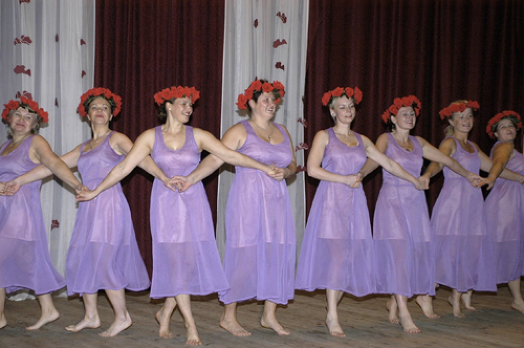 Pilsrundāles vidusskolā 18. novembrī valsts svētkus atzīmēja rundālieši. Galvenais saieta motīvs šoreiz bija gaisma – mājās, domās, dvēselē, prātā.  Rundāles novada pašvaldības vārdā atnākušos sveica deputāte Marija Teišerska, jo domes...
Autors: Ivars Bogdanovs