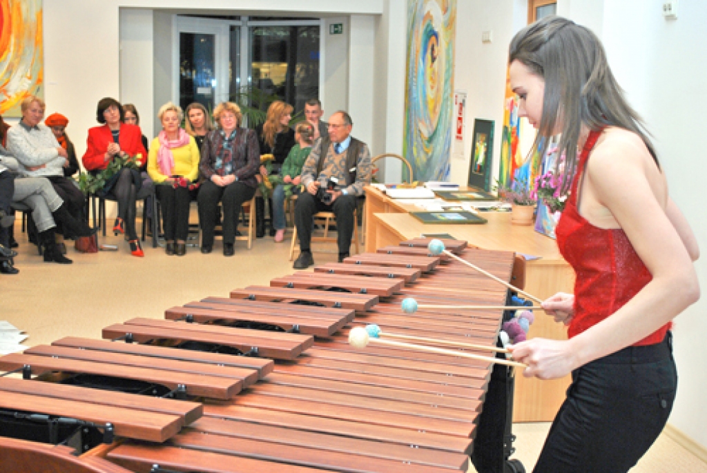 Elīnas Endzeles virtuozā spēle guva klausītāju lielu atzinību.