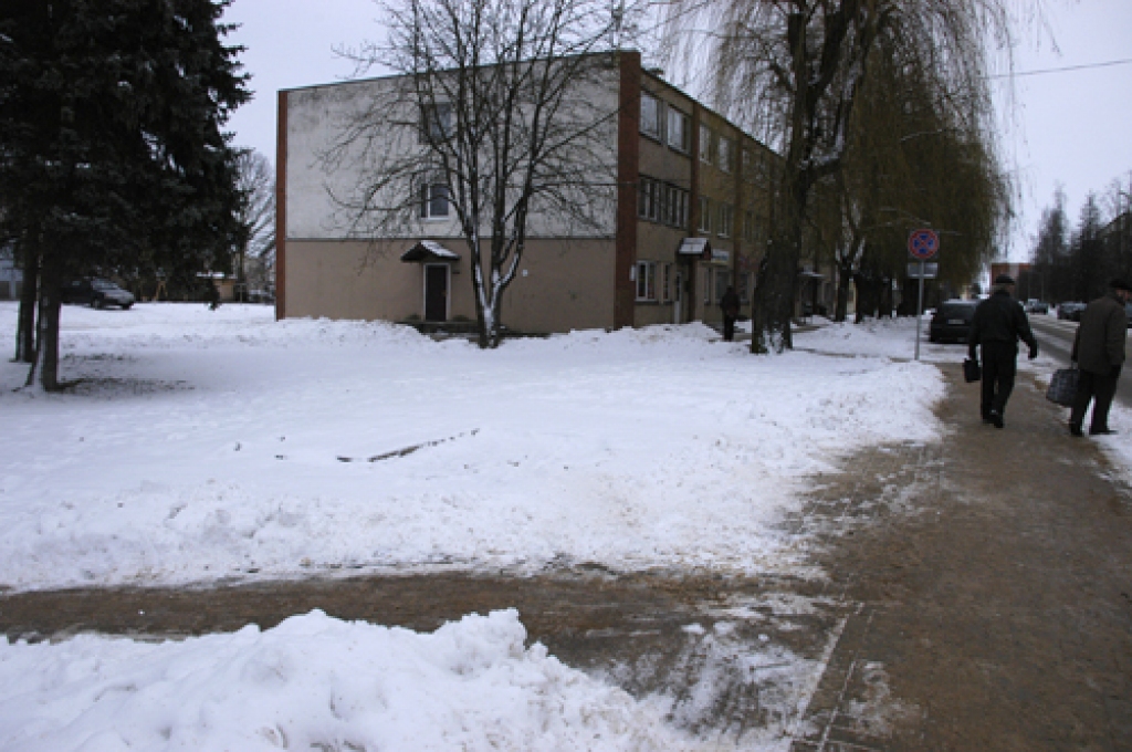 Vēl viena tukša vieta Bauskas ainavā. Decembra beigās demontēts preses kiosks «Narvesen» Dārza un Salātu ielas stūrī. 
Autors: Ivars Bogdanovs