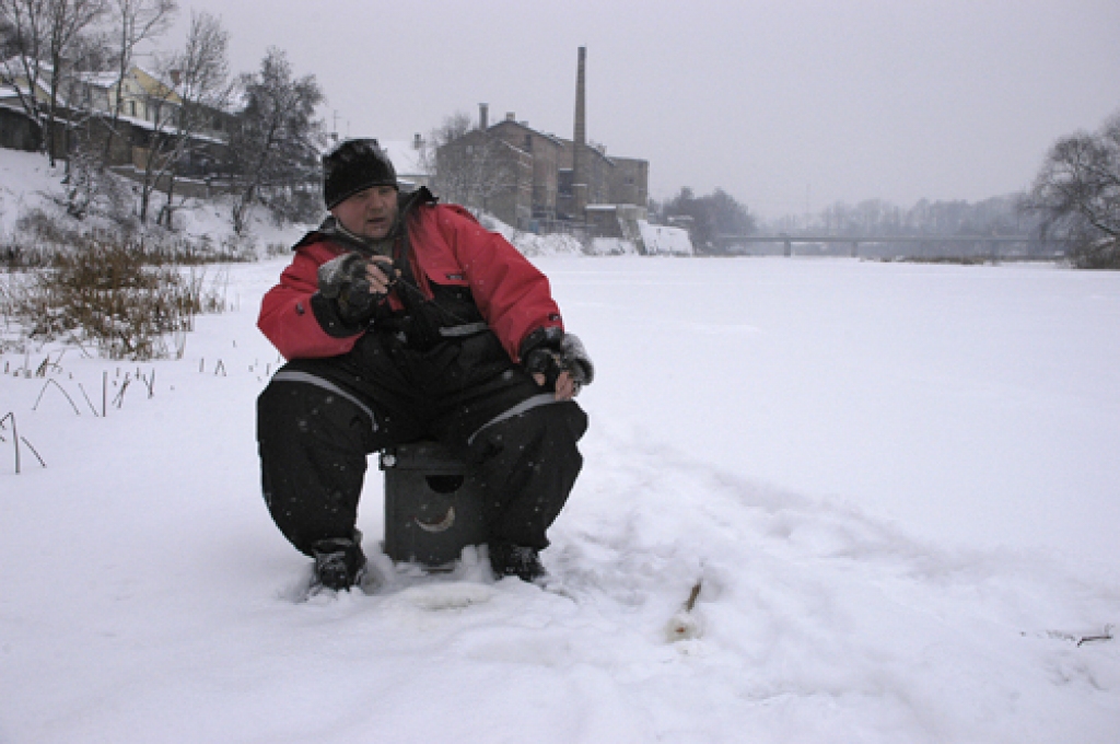 Īslīcietis Jānis Žerbiņš gada trešdienu, kad laika apstākļi zemledus makšķerēšanai būšot perfekti.
Autors: Ivars Bogdanovs