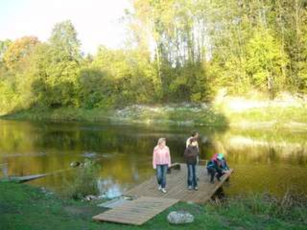 «Saliņās» saimnieko Šahnovu ģimene, kas pievērsusies bioloģiskajai lauksaimniecībai un tūrismam.
Autors: www.koknese.lv