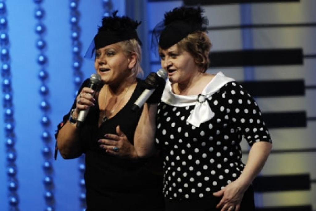 Īpašās viešņas Mežotnē būs māsas Legzdiņas no televīzijas šova «Dziedošās ģimenes».
Autors: www.lnt.lv