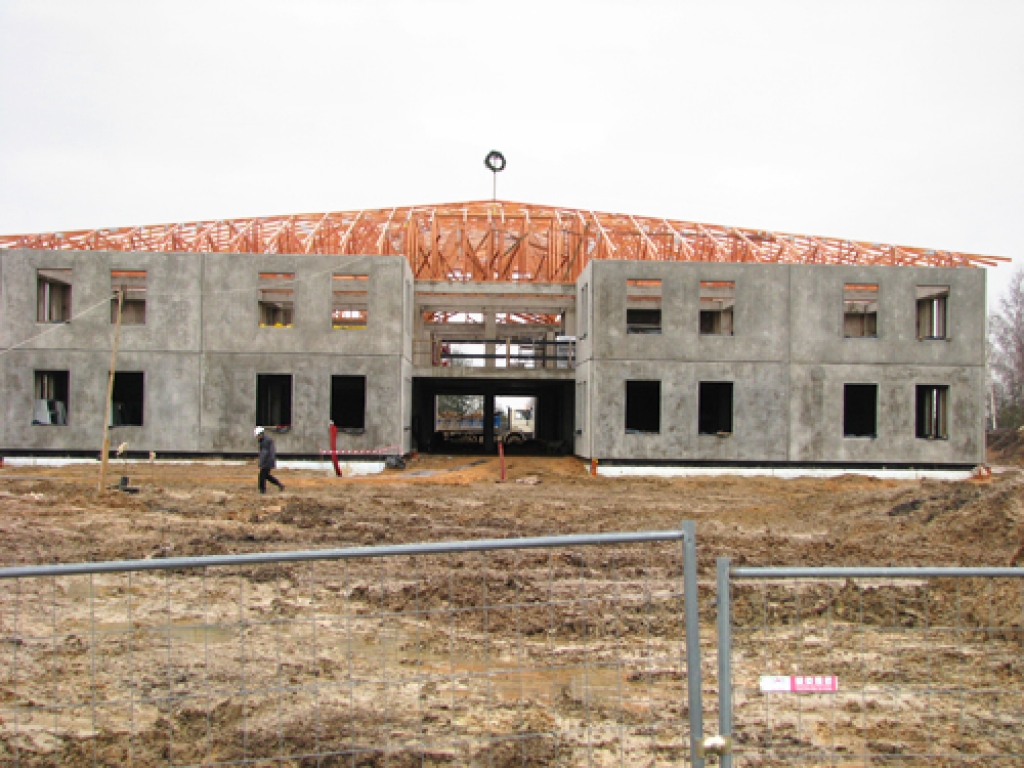 Rundāles novada bērnudārza «Mārpuķīte» jaunbūvei Saulainē 11. decembrī nosvinēti spāru svētki.
Autors: Juris Iļņickis