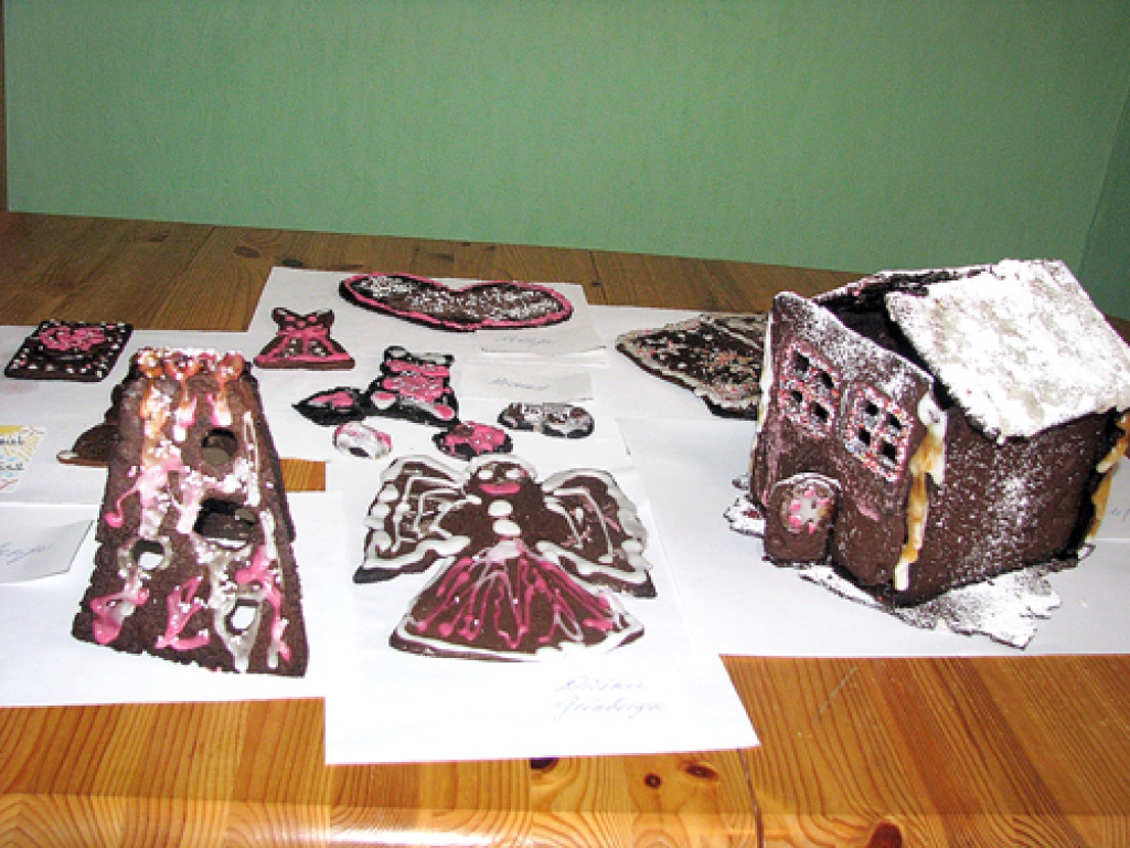 Bērnunama audzēkņu ceptās piparkūkas, ko 15. decembrī dāvinās Bērnu klīniskai slimnīcai. Uz svētku brīžiem 13. un 27. decembrī «Annelē» gaida arī bērnu skolas biedrus un draugus.
Autors: Juris Iļņickis