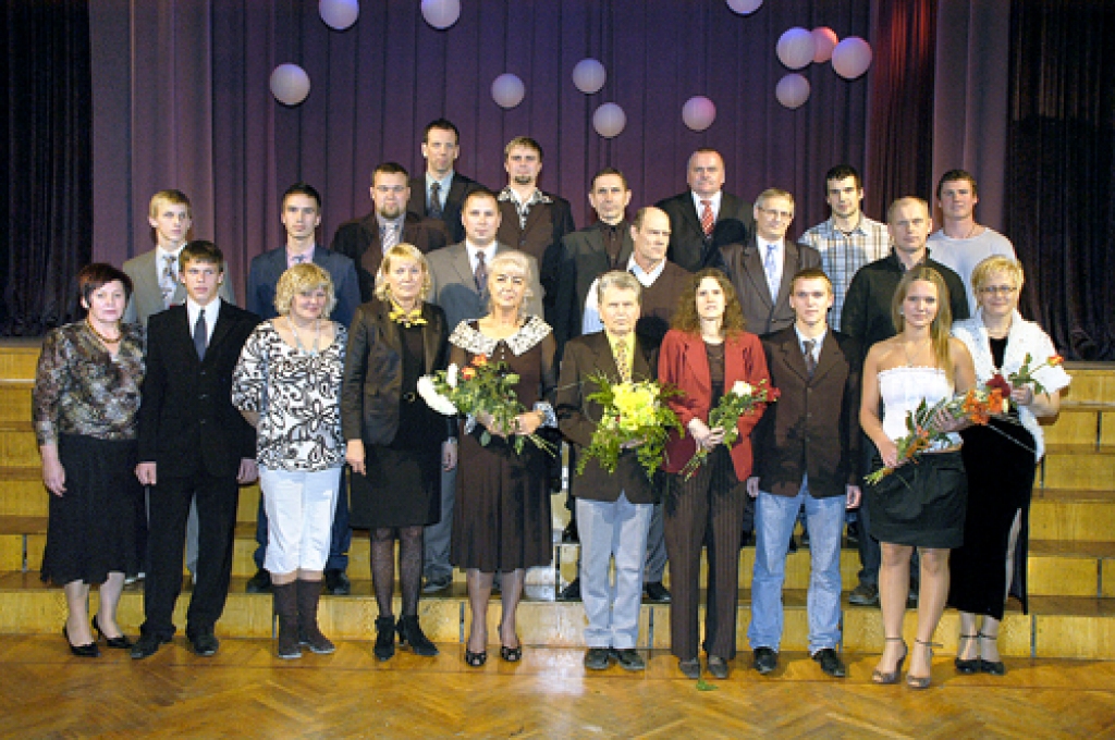 Īslīces pagasta kultūras namā 4. decembrī svētku reize bija sportistiem, sporta darba organizatoriem, sporta atbalstītājiem. 
Autors: Ivars Bogdanovs