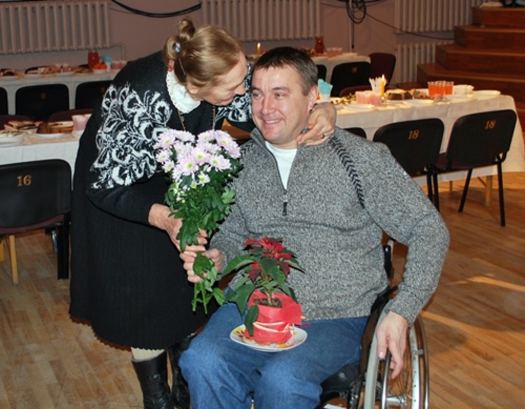 Bauskas tautas namā 19. decembrī notika Bauskas invalīdu sporta un rehabilitācijas biedrības svētku sarīkojums, kurā godināja labākos sportistus un sponsorus. Bija ieradies arī Pekinas paraolimpisko spēļu zelta medaļas ieguvējs diska...
Autors: Uldis Varnevičs