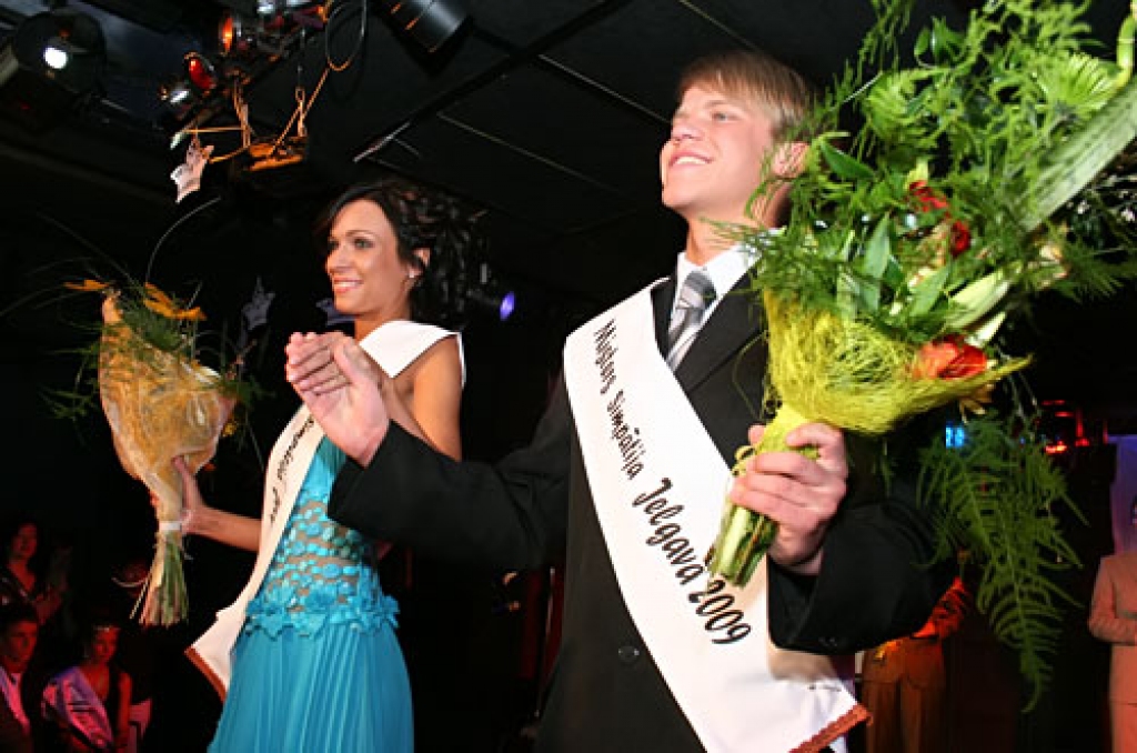 Jānis Bukšs ieguvis skatītāju simpātiju balvu konkursā «Mis un Misters Jelgava 2009».
Autors: A. SAMCOVS, «Zemgales Ziņas»