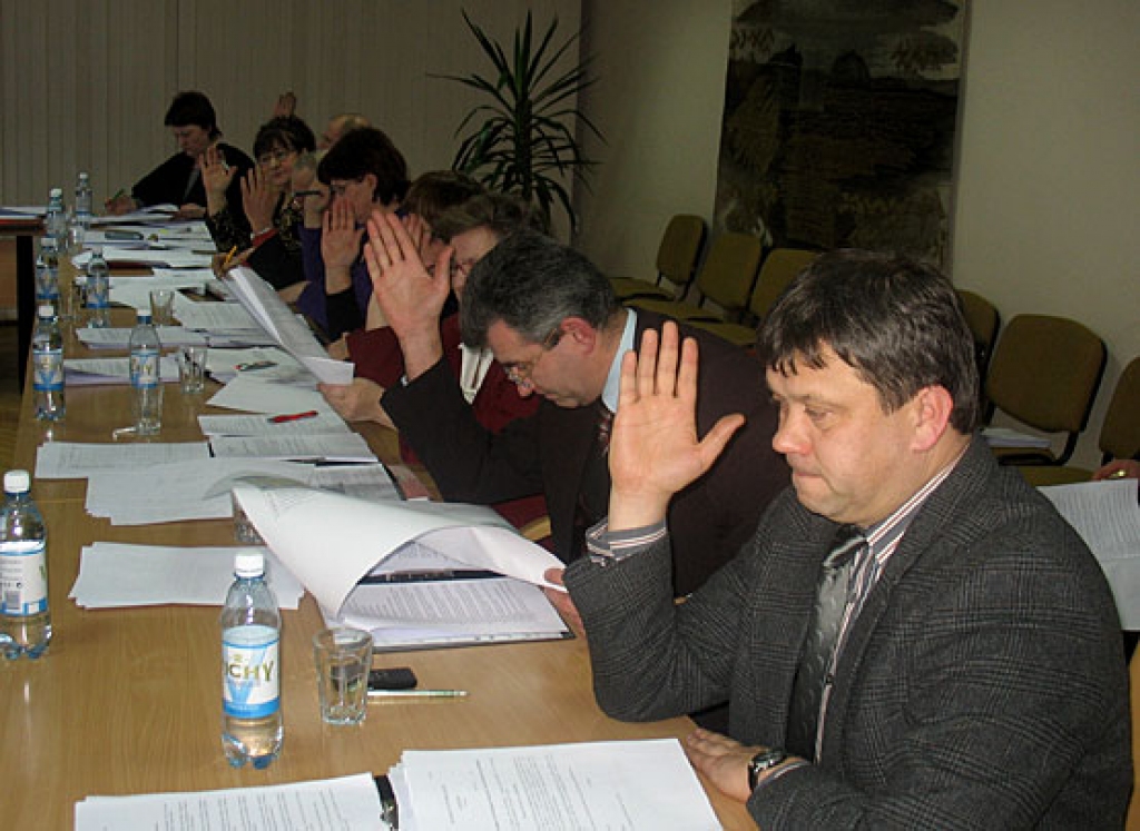 Lēmumu par bērnunama-patversmes «Annele» likvidēšanu deputāti pieņēma vienbalsīgi. 
Autors: Vilnis Auzāns