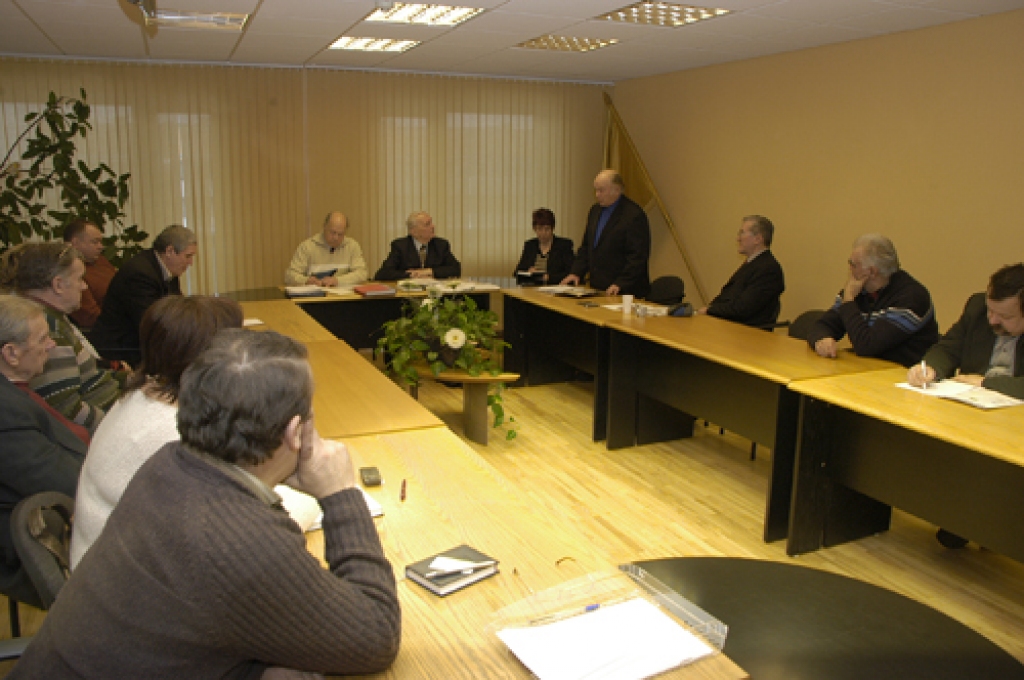 Iecavas novada domes zālē divarpus stundu raisījās diskusijas, kurās cukura nozares sakarā tika aplūkoti vēsturiski, politiski, ekonomiski aspekti. 
Autors: Ivars Bogdanovs