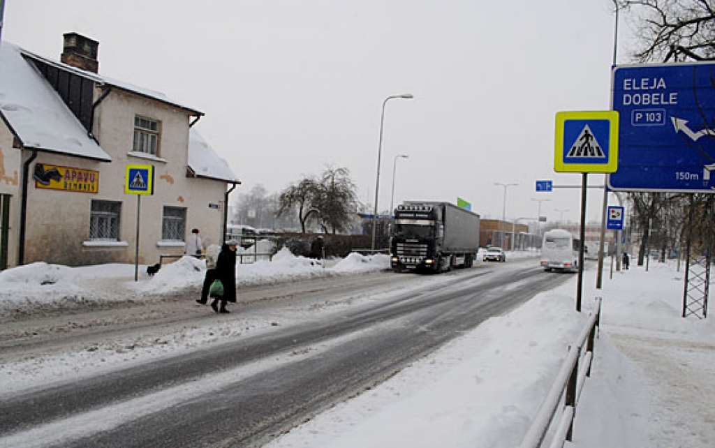 Gājējiem nedrošākā vieta Bauskā – Zaļās ielas pāreja pretim 2. mājai. 
Autors: Juris Iļņickis