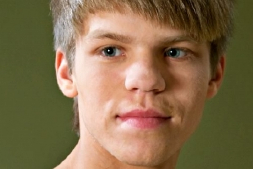 Konkursa «Mis un Misters Jelgava 2009» finālā, kas sestdien, 30. janvārī, risināsies klubā «Tonuss», 12 konkurentu vidū būs arī baušķenieks Jānis Bukšs.