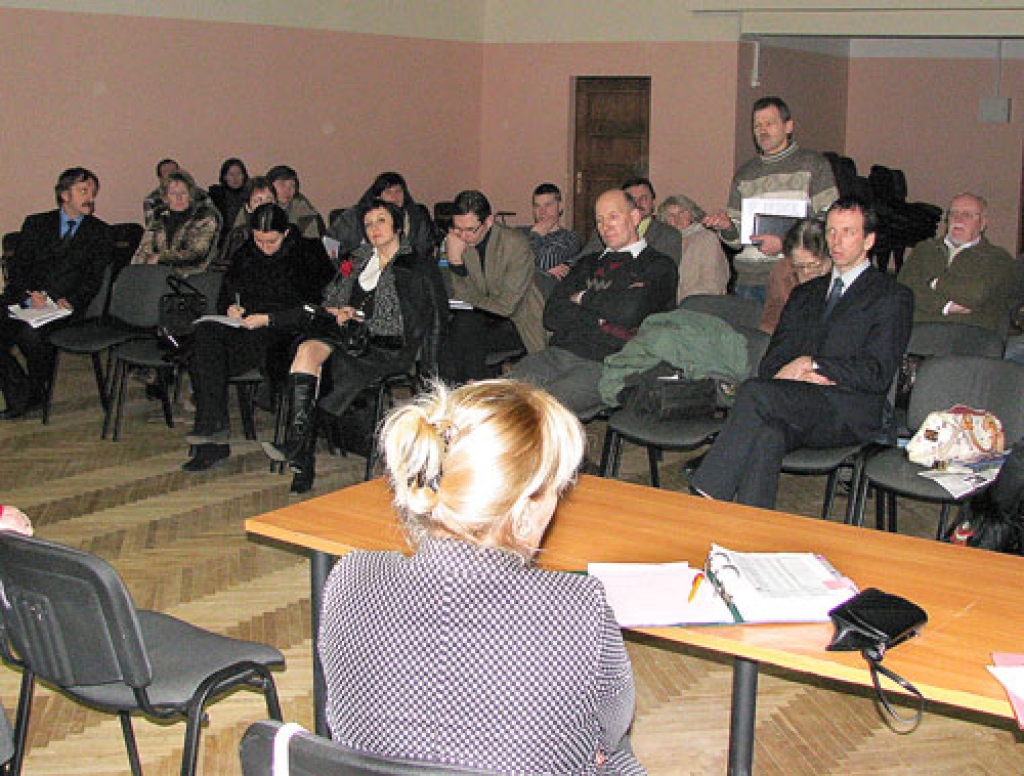 Vecumnieku tautas namā notikušajā diskusijā savu nostāju pauda vairāki sanākušie iedzīvotāji, arī bārbelietis zemnieks Mārtiņš Mediņš.
Autors: Sandra Danosa
