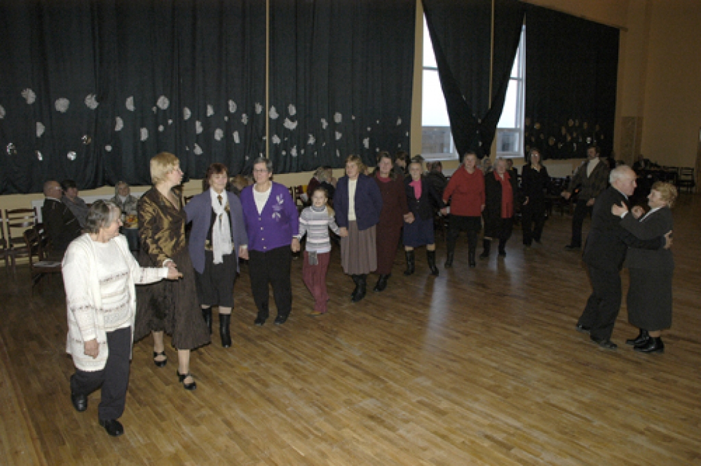 Kurmeniešiem patika Ērika Gruzniņa muzicēšana, tā vedināja līdzi dziedāšanai un dancošanai. 
Autors: Ivars Bogdanovs