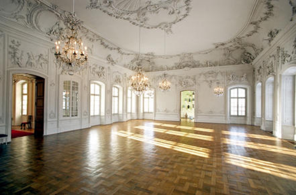 Rundāles pils muzejs aicina pieteikties romantiskai ekskursijai «Zem eņģeļa spārna».
Autors: www.rundale.lv