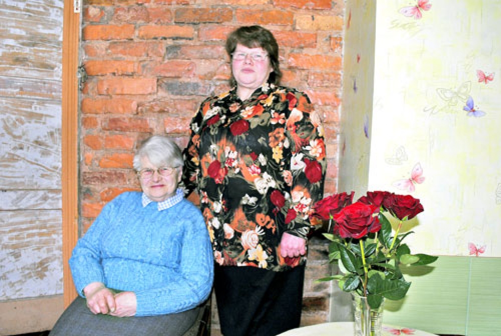 Jaunsauliete Daina Mustermane ar mammu Laimdotu mēdz draudzīgi paķīvēties, un «domu apmaiņa» parasti beidzas ar smieklu jūru.