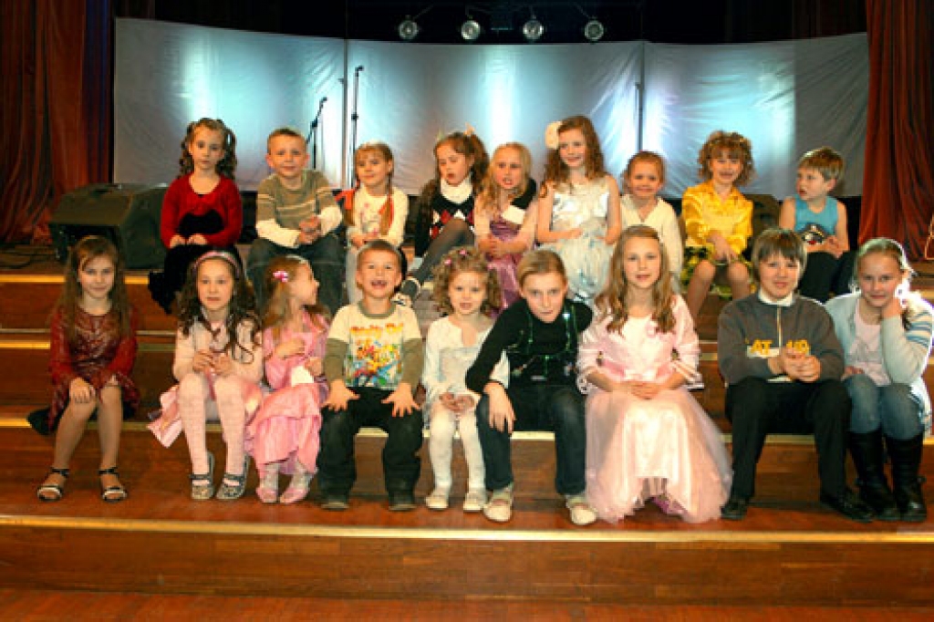 «Bauskas balsis» pusfināla mazākie dalībnieki ar saviem draugiem un ģimenes locekļiem.
Autors: Ivars Kalniņš