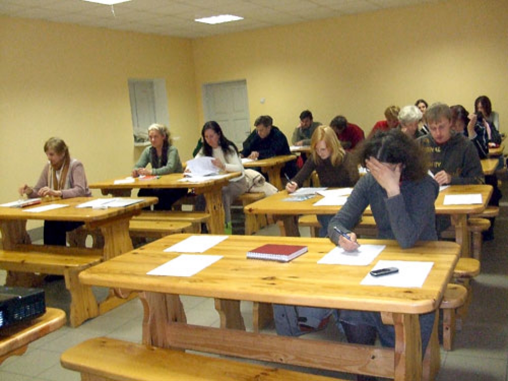 Mācības uzņēmējdarbībā ir vienas no kuplāk apmeklētajām, un kurmenieši skolojas, lai īstenotu biznesa idejas. 
Autors: No albuma.