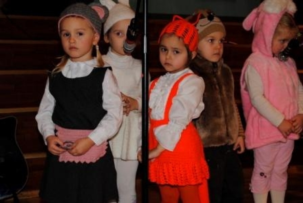 Bērnu un jauniešu centra vokālā grupa «Mazais miljons» plašākai publikai sniedza koncertu pērn decembrī Bauskas tautas namā.
Autors: No «Bauskas Dzīves» arhīva.