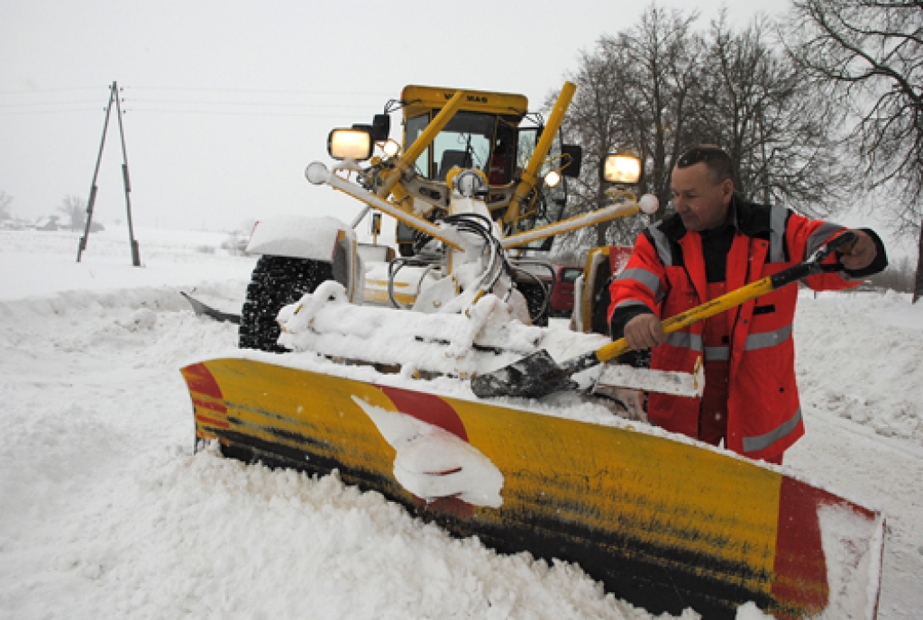 Agrim Strēlim autoceļu kopšanā ierasti maršruti ir Skaistkalnes, Bārbeles un Vecsaules pagastā.
Autors: Juris Iļņickis