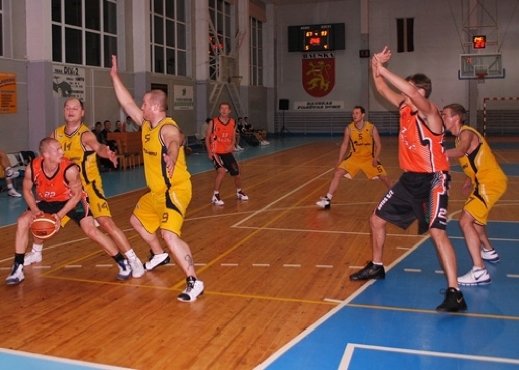 BK «Kvēle» pirmās spēles gaitā ar «Kursa MRU».
Autors: no «Bauskas Dzīves» arhīva.