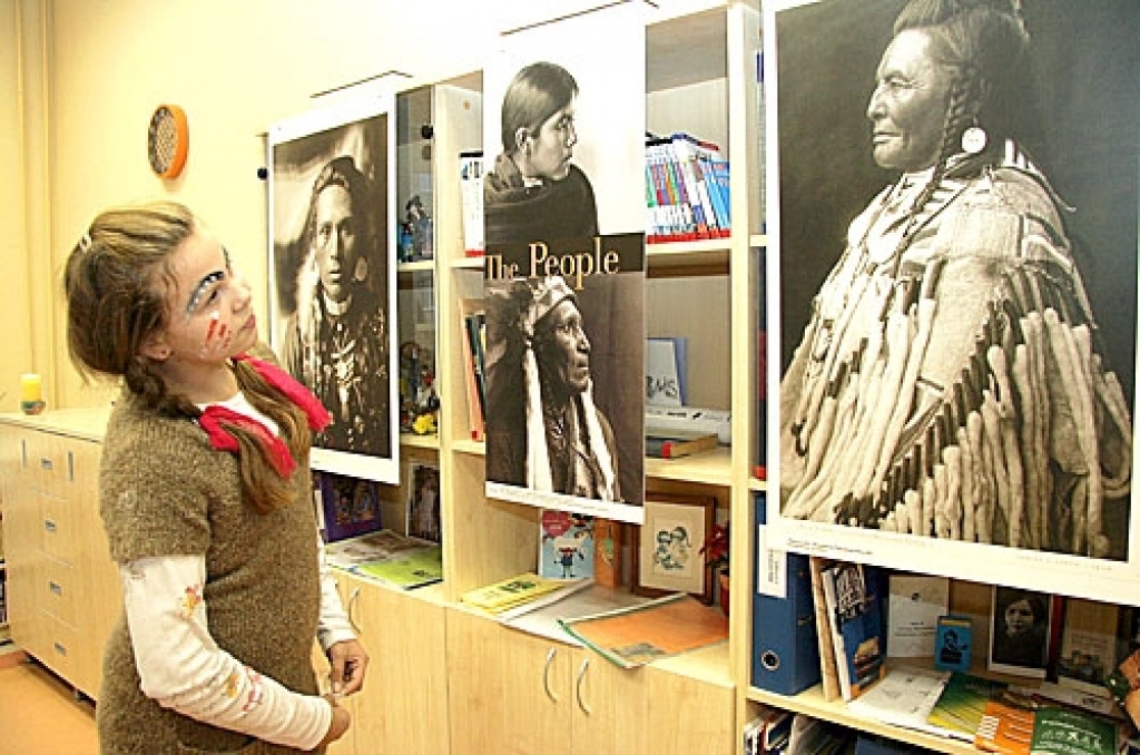 Edvarda Kērtisa fotogrāfiju izstāde jau bija aplūkojama Bauskas bērnu bibliotēkā.
Autors: No «Bauskas Dzīves» arhīva.