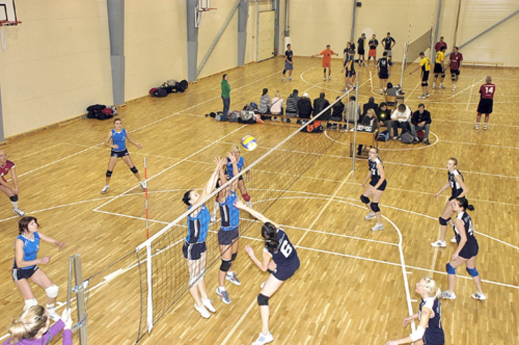 Bauskas novada atklātais veterānu volejbola čempionāts notika Codes pamatskolas sporta zālē.
Autors: no «Bauskas Dzīves» arhīva