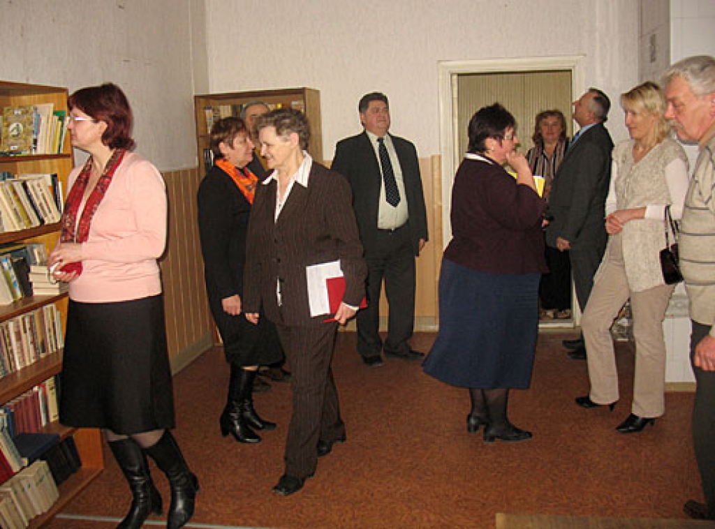 Bijušās vakarskolas telpās pamazām jau pārvietotas bibliotēkas grāmatas. Tās gan te būs tikai uz laiku, kamēr sāksies lielais remonts.
Autors: Vilnis Auzāns