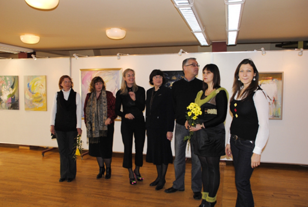 Bauskas mākslinieku grupas izstādi  9. februārī atklāja Melngalvju namā. Pirmo reizi Rīgā tiek eksponēti Īras Rozentāles vadītās pieaugušo gleznošanas studijas dalībnieku darbi. Jau piecus gadus studija darbojas Bauskas mākslas salonā...
Autors: Juris Iļņickis
