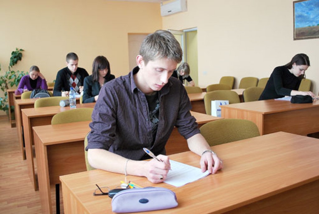 Olafs Soloveika, Bauskas 1. vidusskolas 12.b klases skolnieks, politikas olimpiādes uzdevumus izpildīja tik precīzi, ka ieguva otro vietu. 