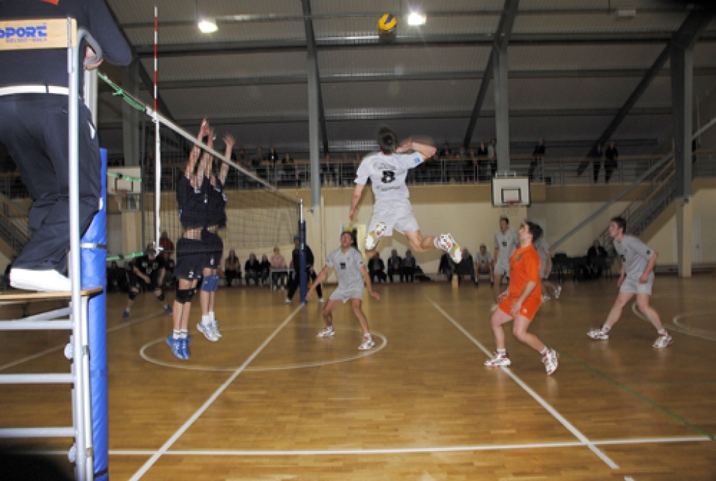 Ceturtdienas, 25. marta, vakarā savā starpā tikās sporta klubs «Vecumnieki» un Daugavpils universitātes spēlētāji.
Autors: Juris Iļņickis