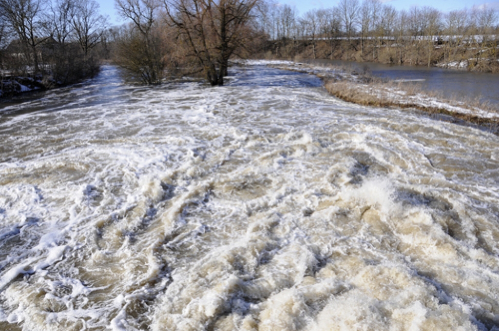 Svitenes upe Bērstelē pakāpusies līdz mācību iestādes žogam.
Autors: Ivars Bogdanovs