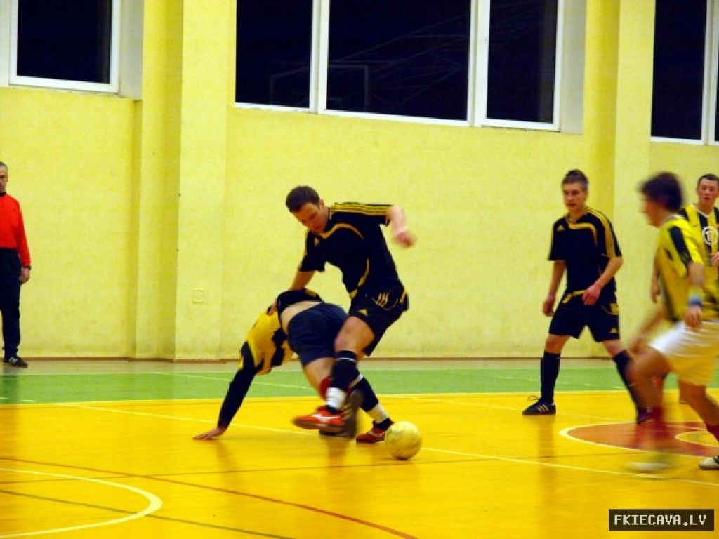 Latvijas Lauksaimniecības universitātes futbola centra rīkotajā turnīrā «Zemgale Open 2010 Ziema» nesen noslēdzās regulārā turnīra izspēle.
Autors: fkiecava.lv