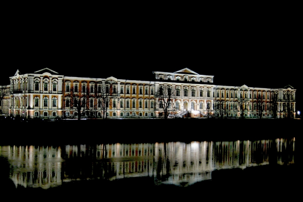 Pēc darbu prezentācijas dalībniekiem ir paredzēta ekskursija Lauksaimniecības universitātē un Jelgavas pilī.
Autors: poga.lv