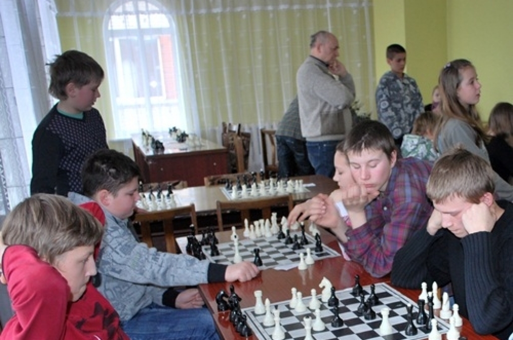 Bauskas novada atklātās sporta spēles šahā 1994. gadā dzimušiem un jaunākiem skolēniem notika Bauskā 19. martā. Komandu vērtējumā labākie bija Bērsteles jaunie šahisti, otrajā vietā Codes pamatskola, bet trešā bija Bauskas 2. vidusskolas...
Autors: Uldis Varnevičs