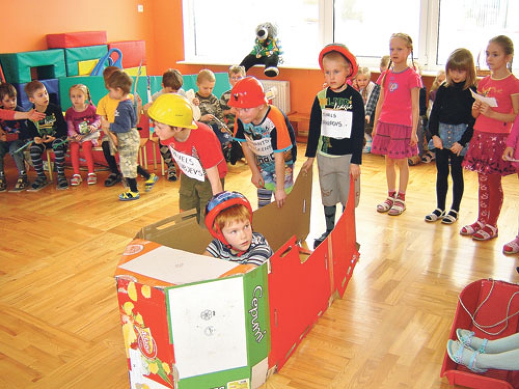 Startam gatavojas «Rūķu» grupas bobsleja komanda.