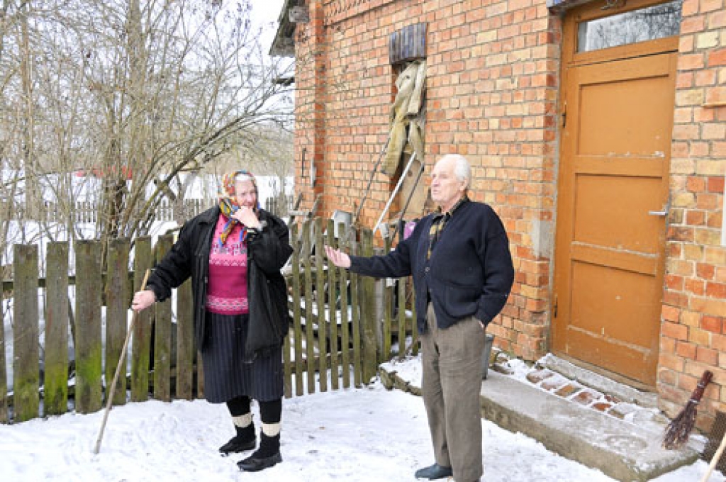 Irēna un Kārlis Liberti, Mežotnes pagasta Cepļa 11. mājas iemītnieki, atceras 1999. gadu, kad naktī no 6. uz 7. martu Lielupē strauji cēlās ūdens līmenis.