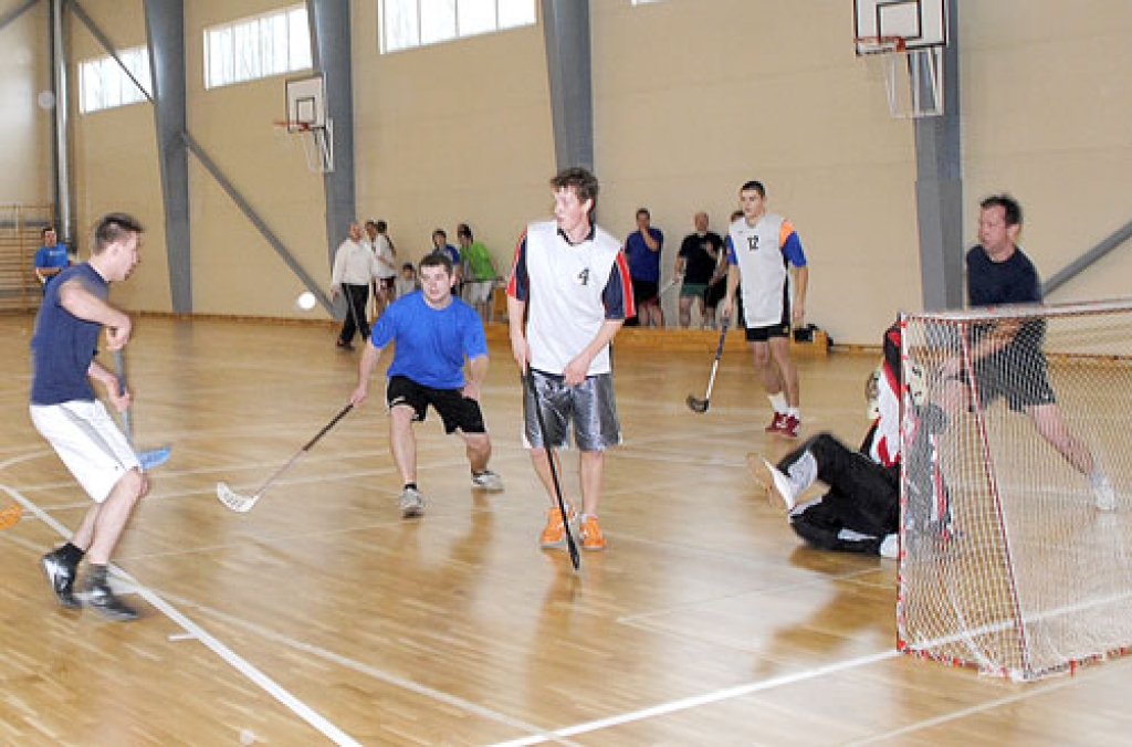 Sacensības Codes pagasta sporta zālē parādīja, ka florbols ir ļoti populārs Bauskas novadā. 
